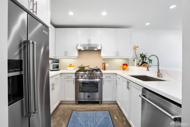 2412 Harrison St #114 - Photo 7 of 27