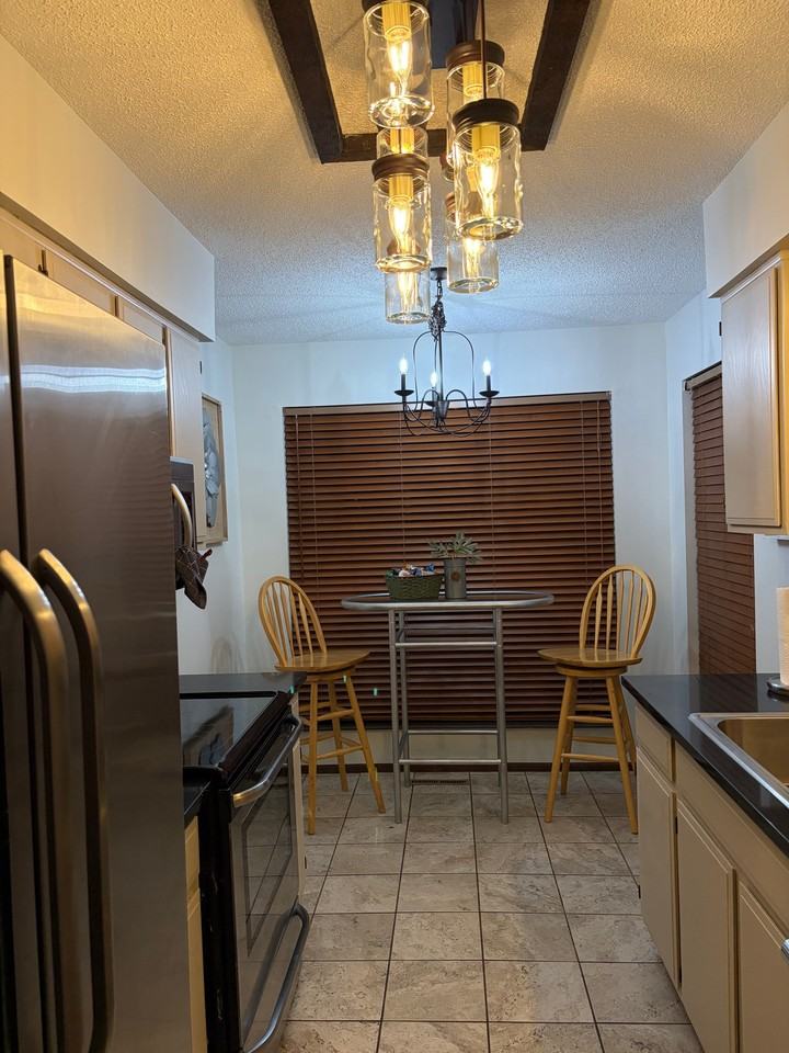 5742 N London Ave - Photo 4 of 23