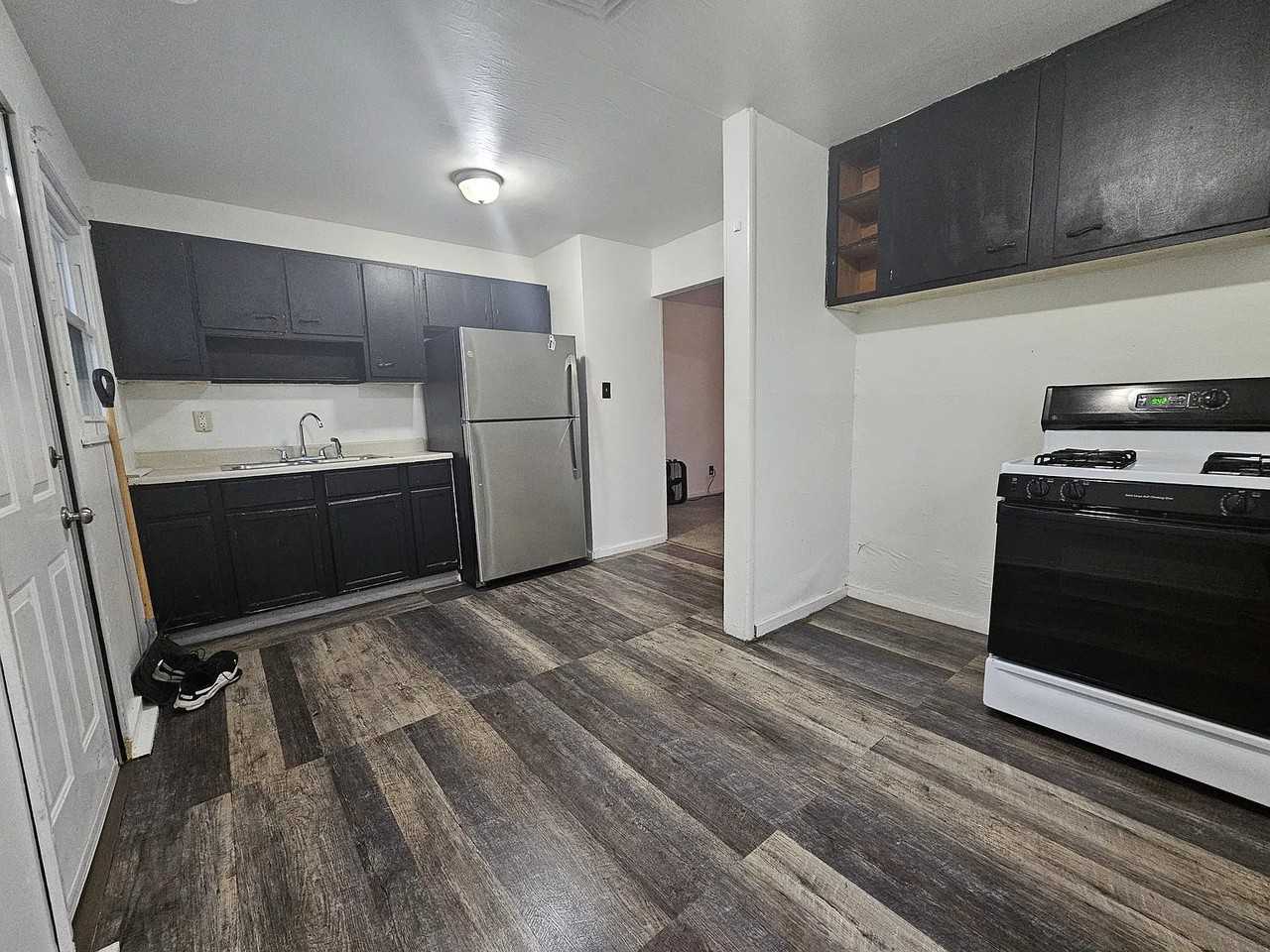 5103 E 10th Ave - Photo 4 of 9
