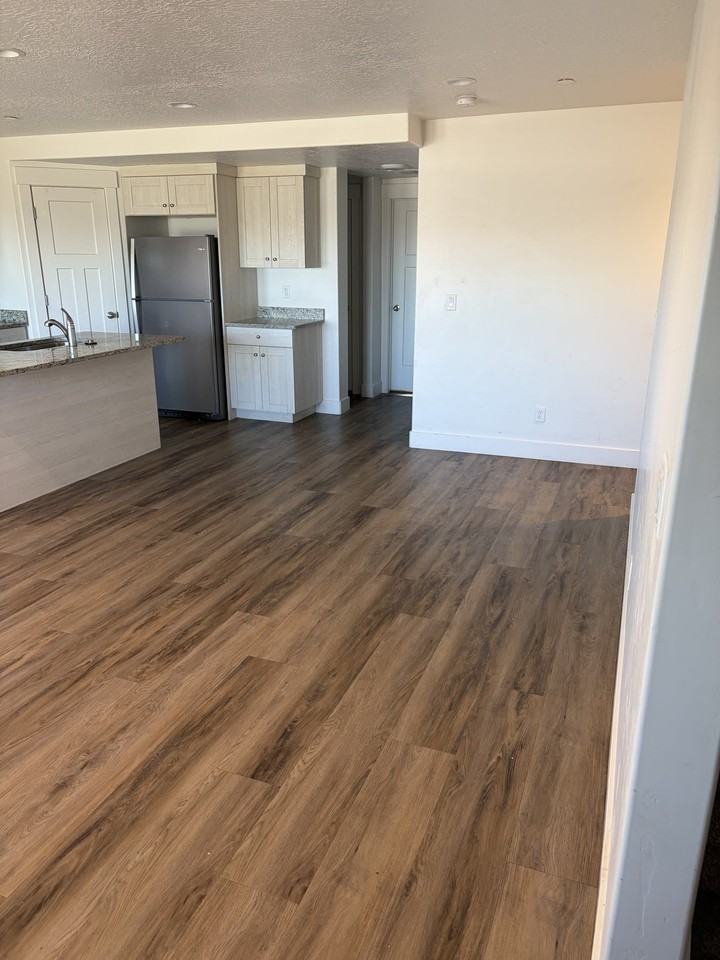 154 E Highland Dr - Photo 4 of 19