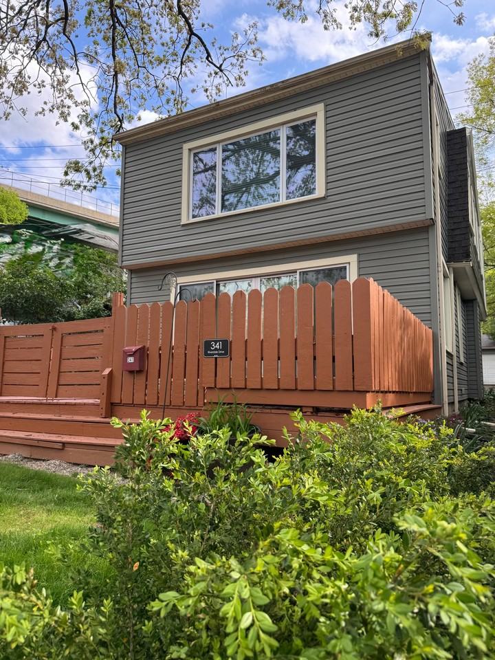 341 Riverdale Dr - Photo 4 of 48