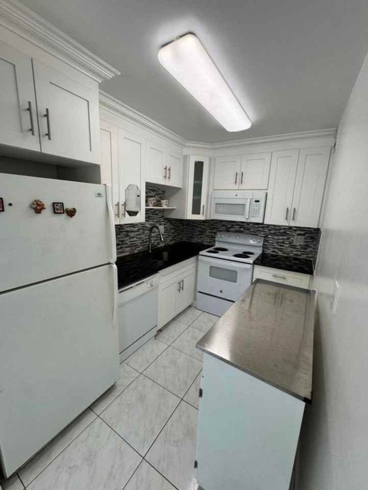 4990 E Sabal Palm Blvd #220 - Photo 5 of 15