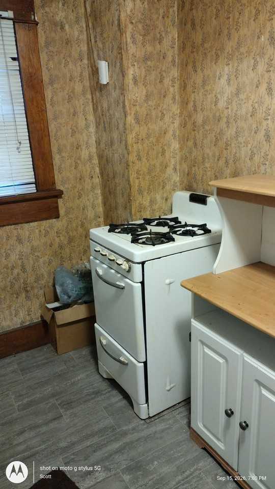 2630 S 22nd St - Photo 3 of 4