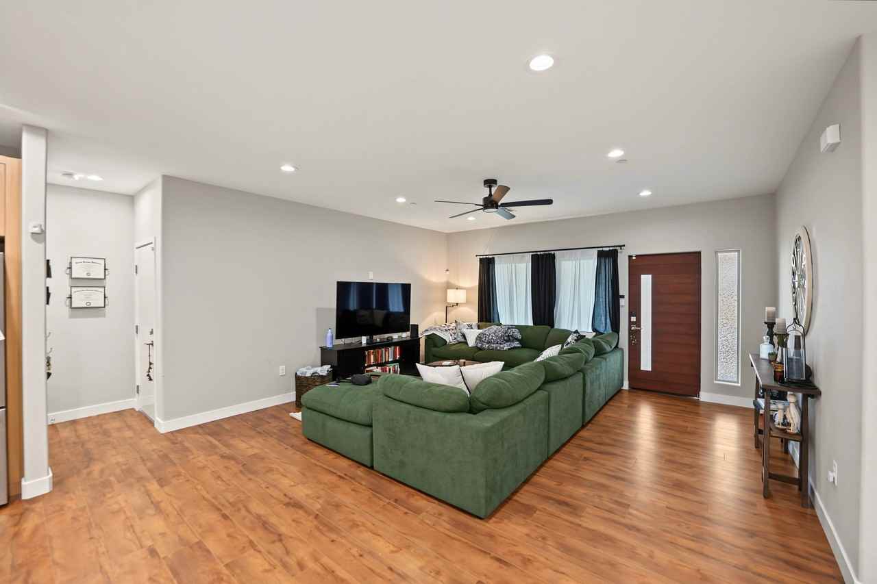 4858 W Avenue L #2 - Photo 3 of 44