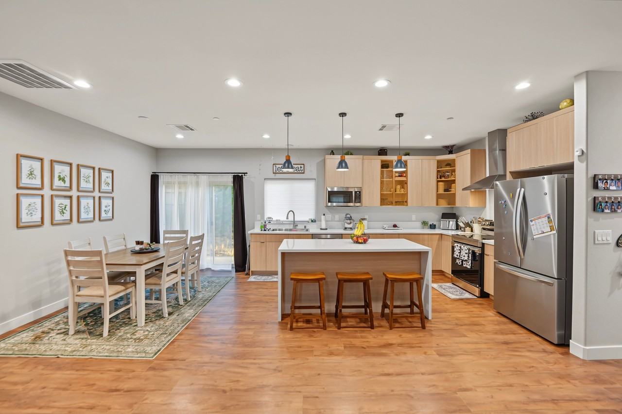 4858 W Avenue L #2 - Photo 5 of 44