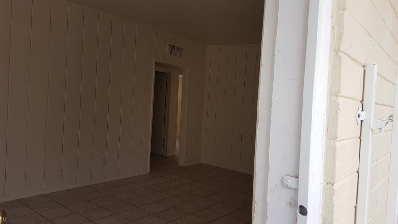 5161 E Peach St - Photo 2 of 18