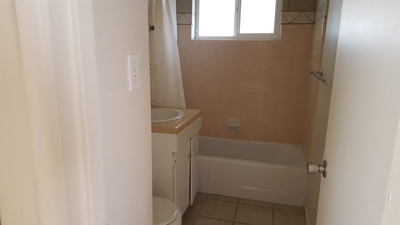 5161 E Peach St - Photo 6 of 18