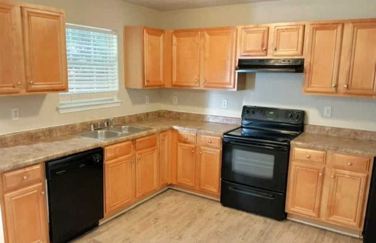 201 Laura Cir - Photo 4 of 9