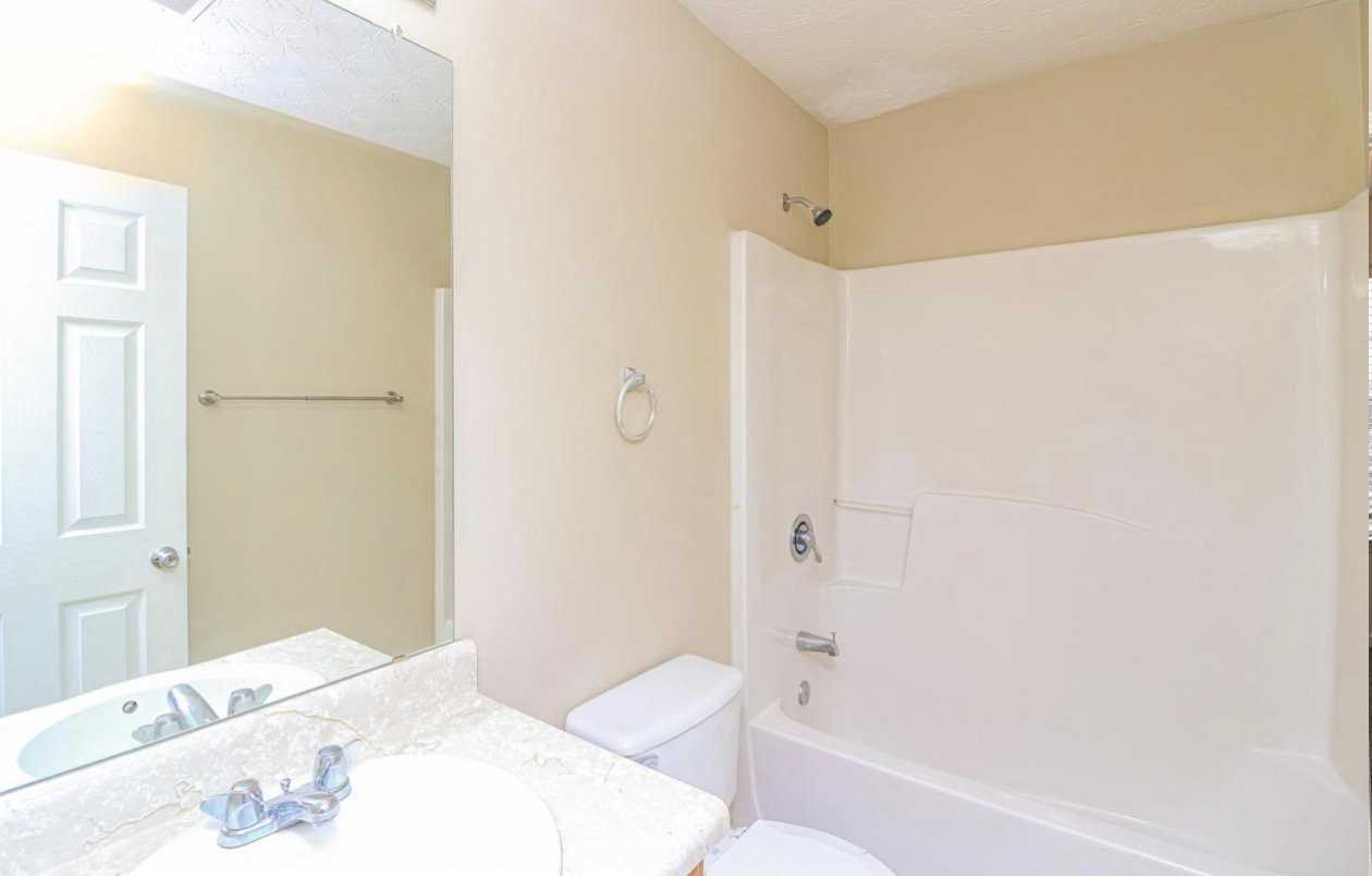 201 Laura Cir - Photo 7 of 9