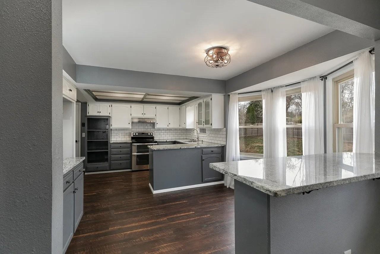 1315 S Oak Run Pl - Photo 5 of 20