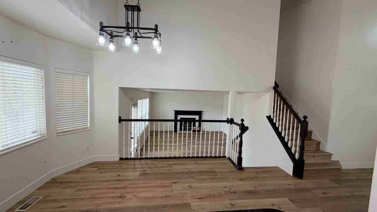 1296 N Colonel Rd - Photo 7 of 20