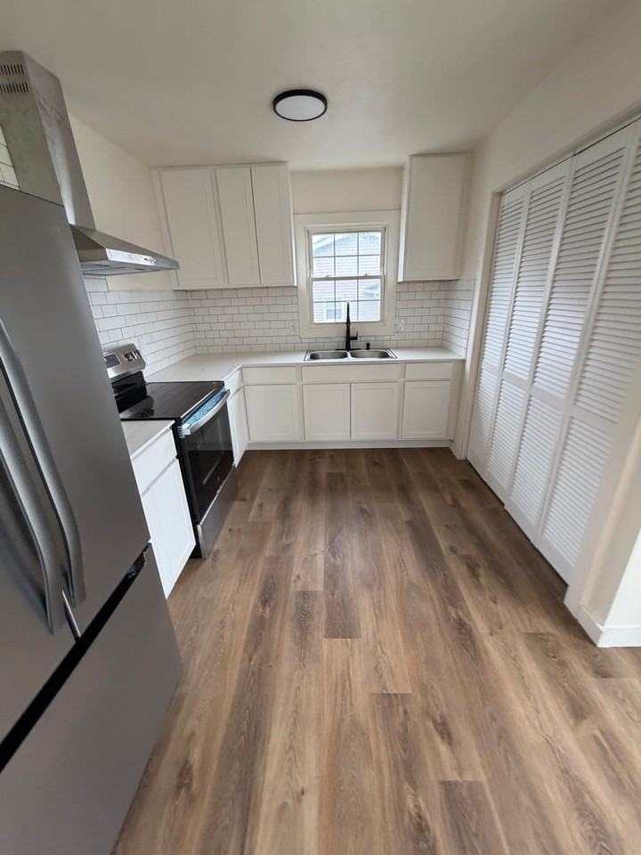 514 24th St - Photo 2 of 14