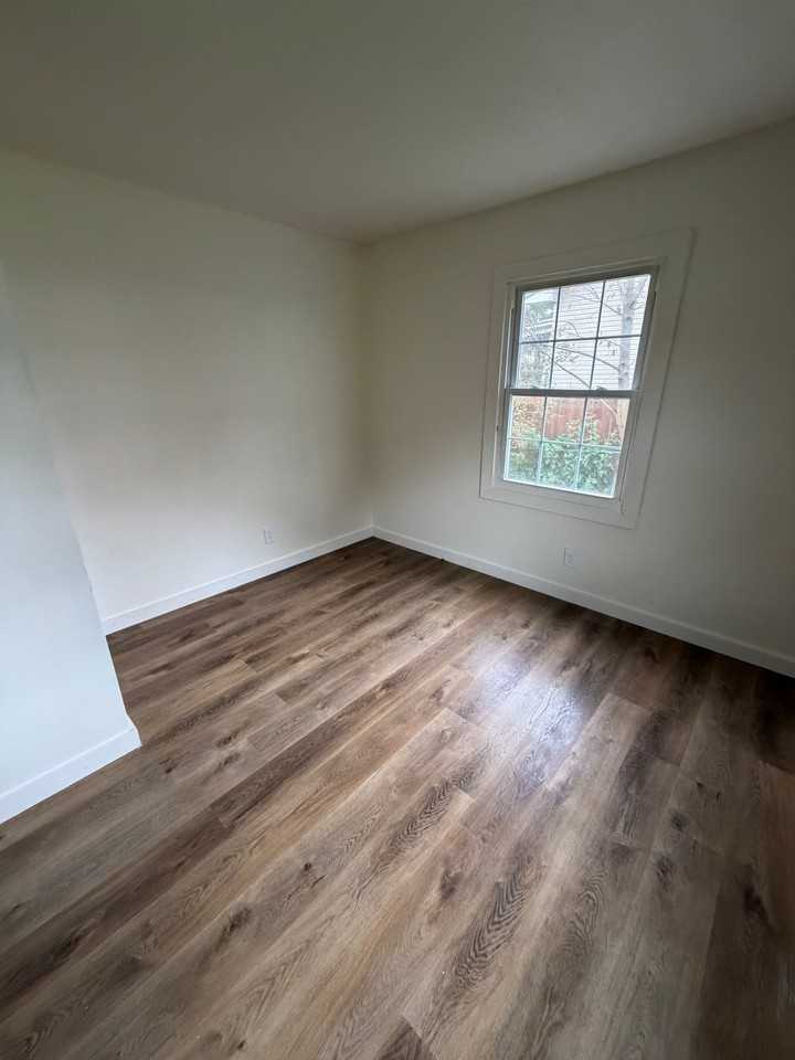 514 24th St - Photo 6 of 14