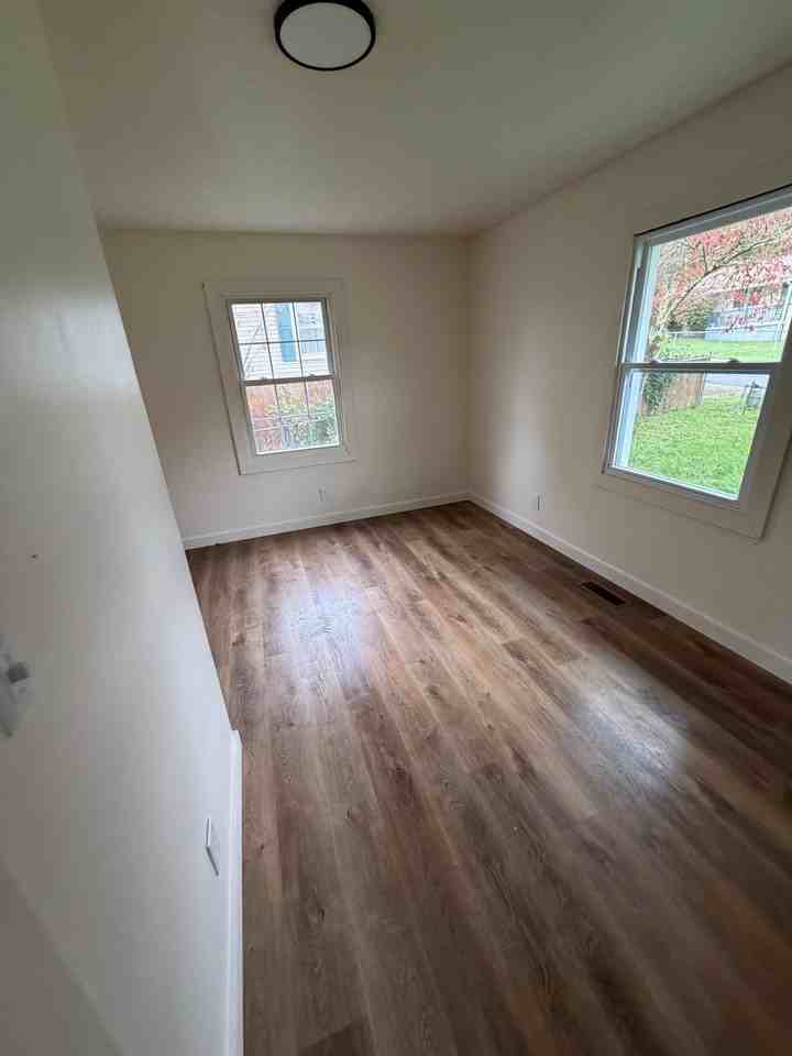 514 24th St - Photo 7 of 14