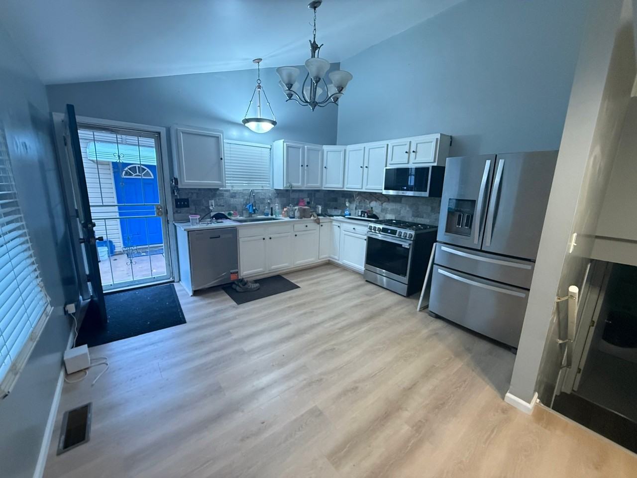 3116 Enoch Ave - Photo 7 of 19