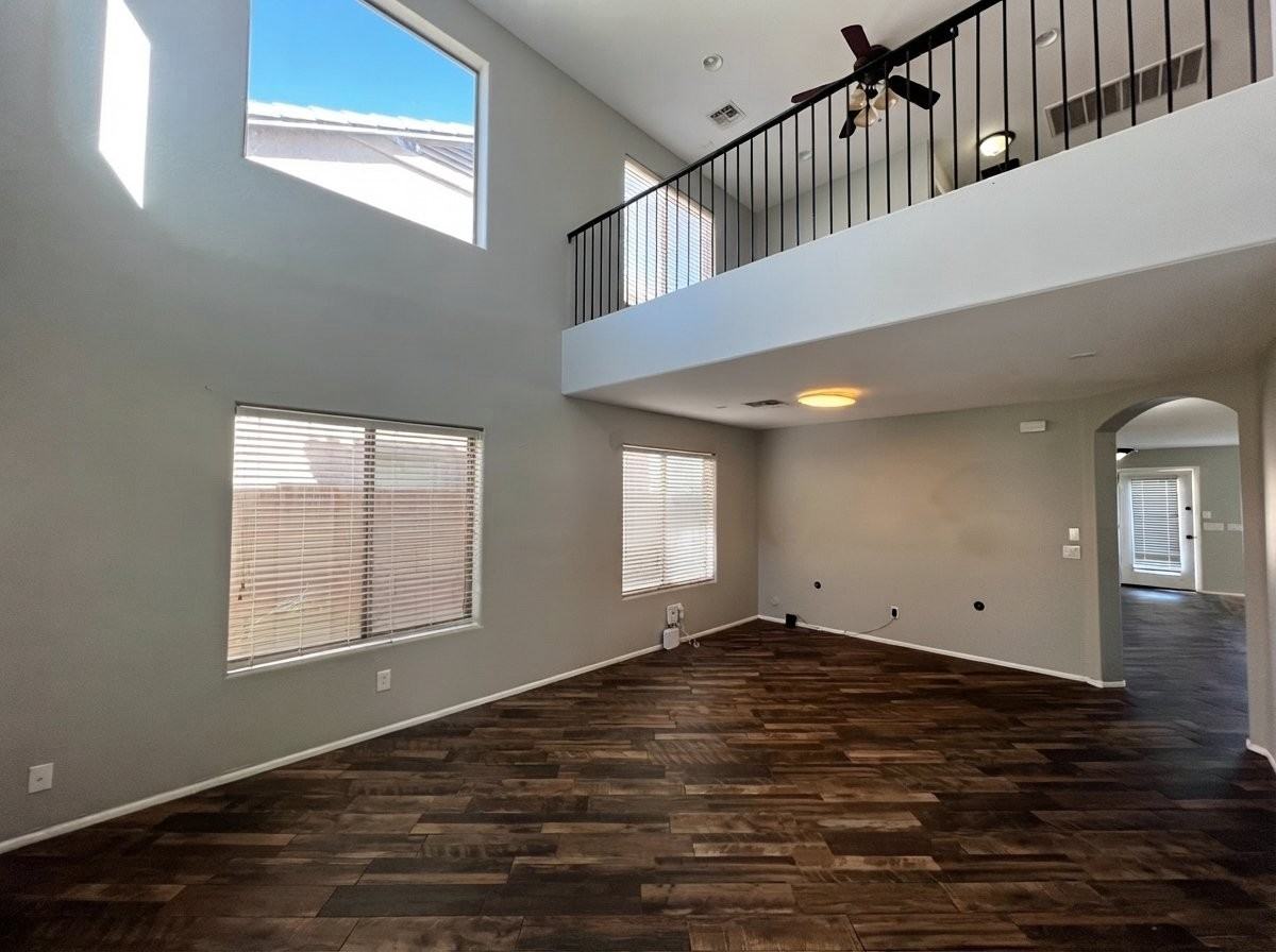 38103 N Bonnie Ln - Photo 2 of 20