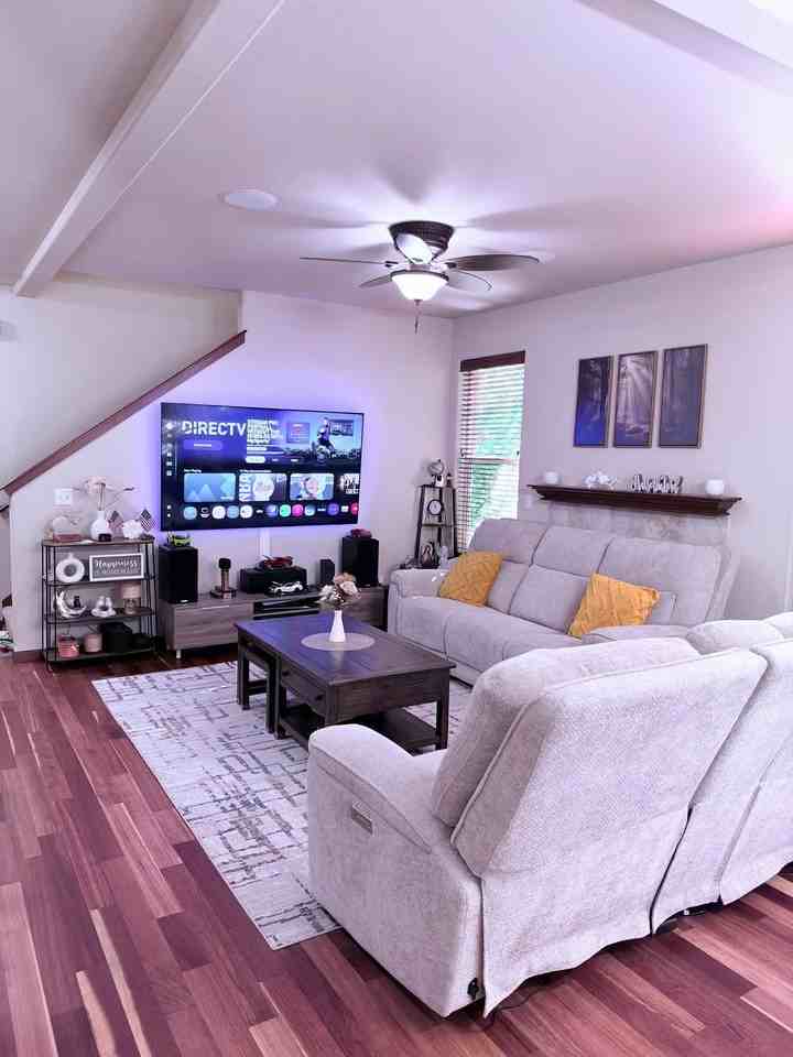 4625 Durham St Se - Photo 4 of 10