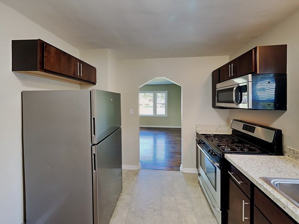 7932 Long Ave - Photo 3 of 7