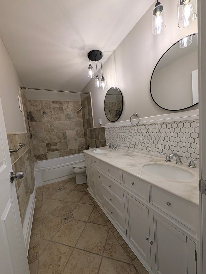 7526 Hazelcrest Dr #E - Photo 6 of 21