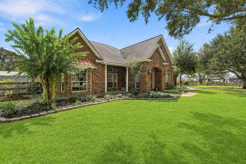 4426 Thaddeus Ct - Photo 2 of 47