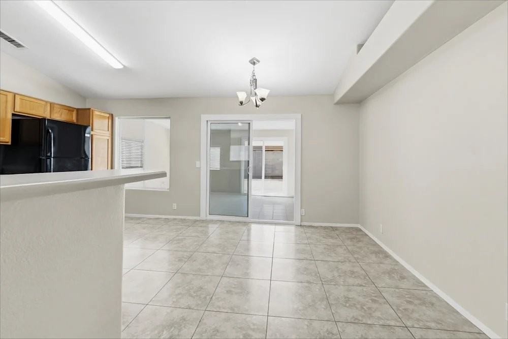 8012 W Stella Ave - Photo 3 of 15