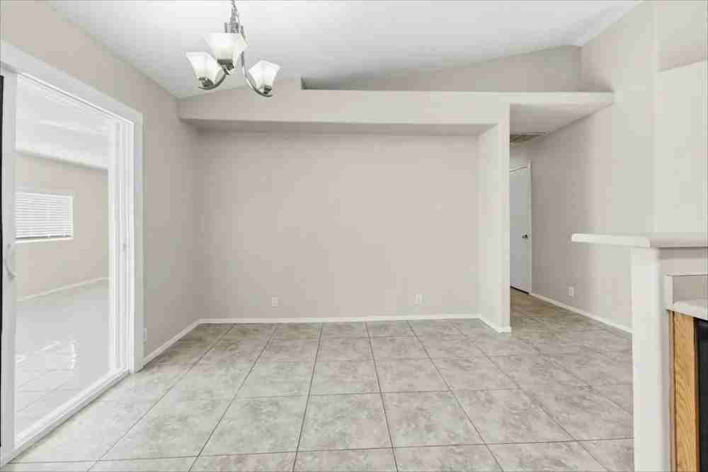 8012 W Stella Ave - Photo 4 of 15