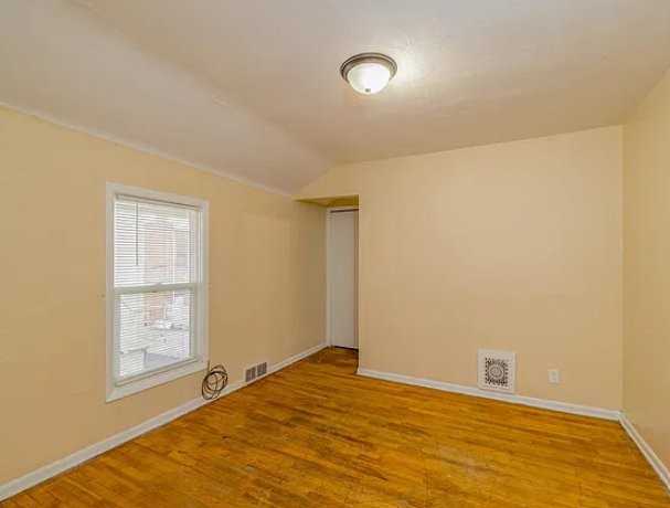15 6th St #2 - Photo 4 of 8