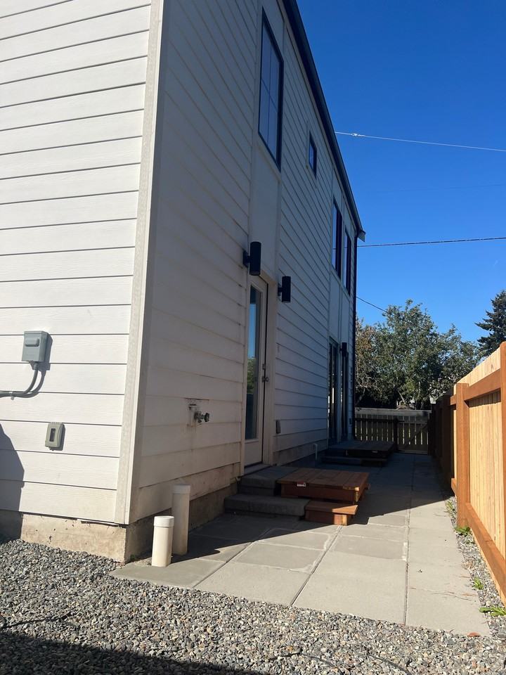 3311 S Lucile St - Photo 3 of 20