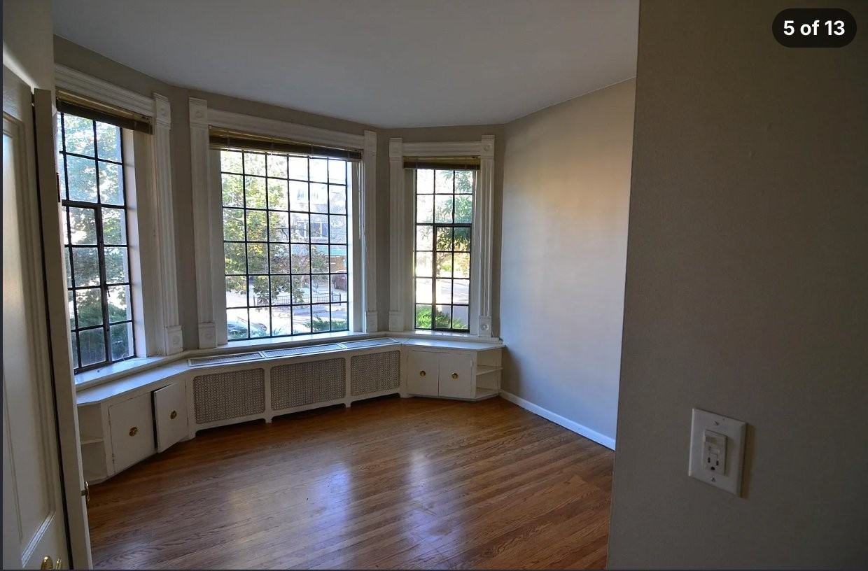 1129 N Pearl St #1 - Photo 7 of 15