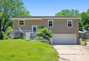 featured image of 9040 Oakwood Dr