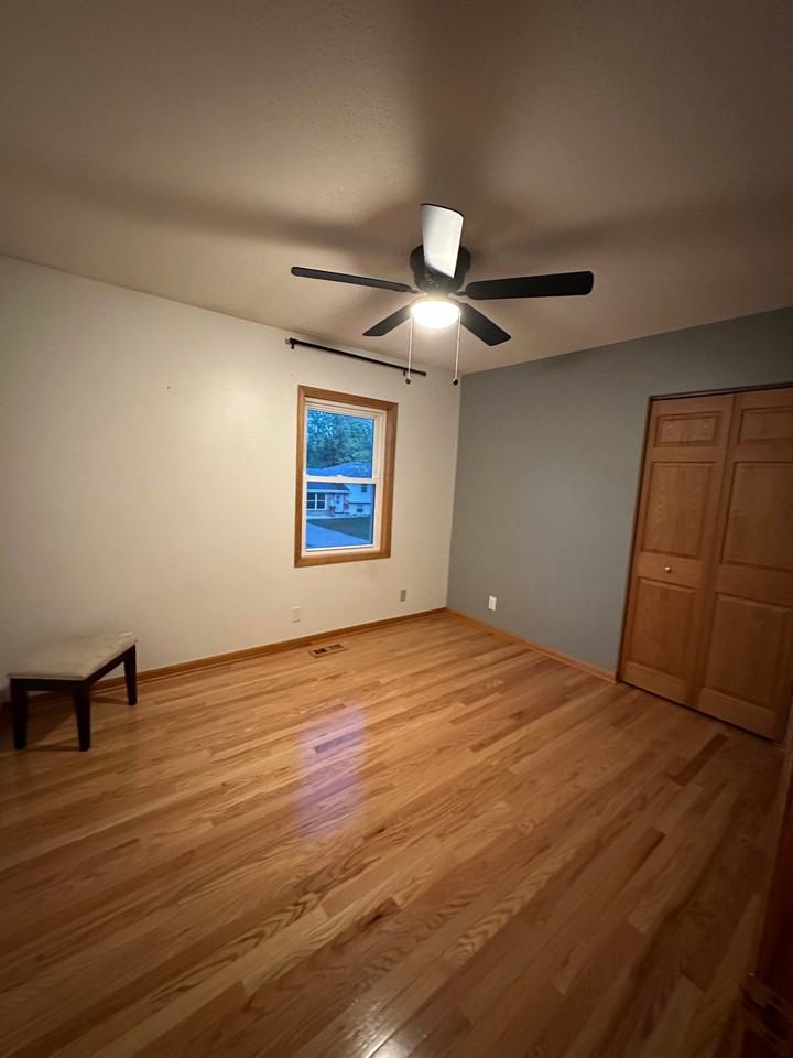9040 Oakwood Dr - Photo 6 of 15
