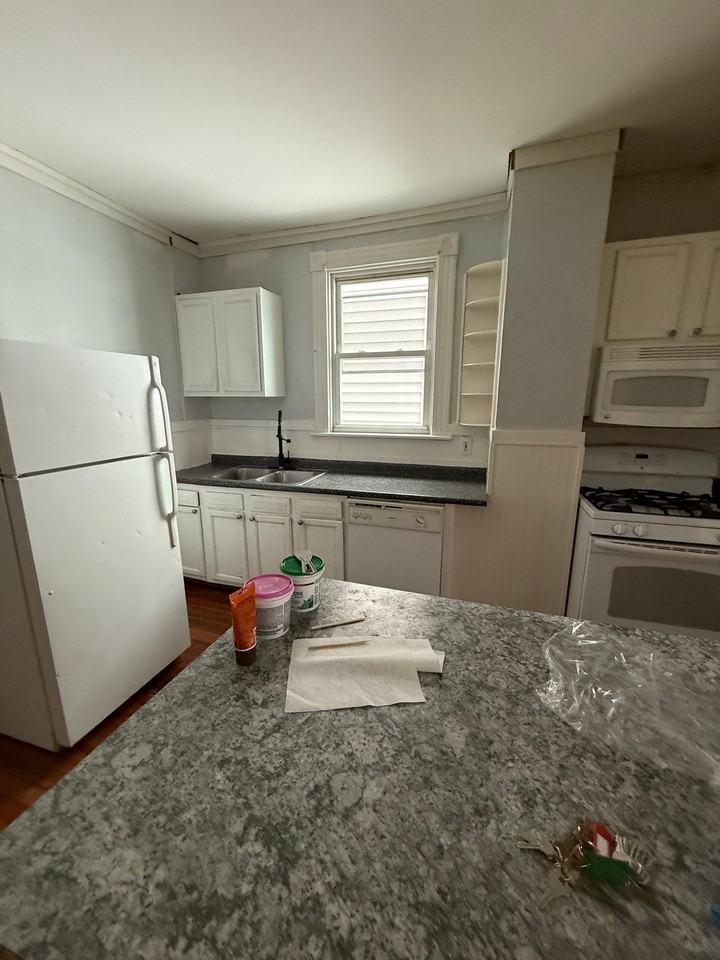 697 State St #2 - Photo 3 of 11