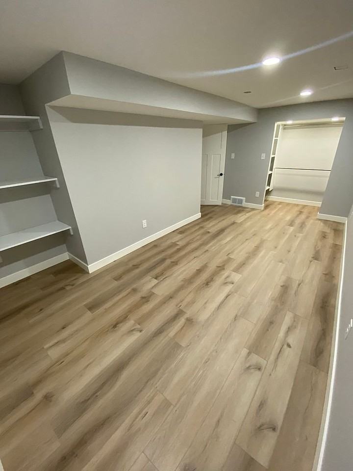 721 W 14th St - Photo 3 of 15