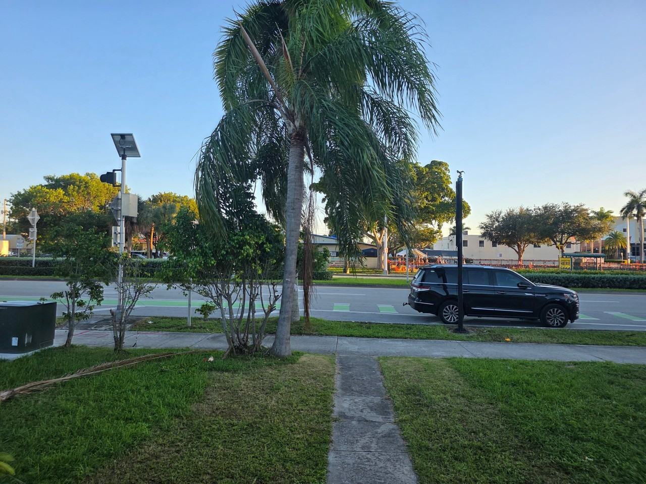 1631 Hollywood Blvd - Photo 2 of 20