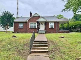 featured image of 819 Sannoner Ave
