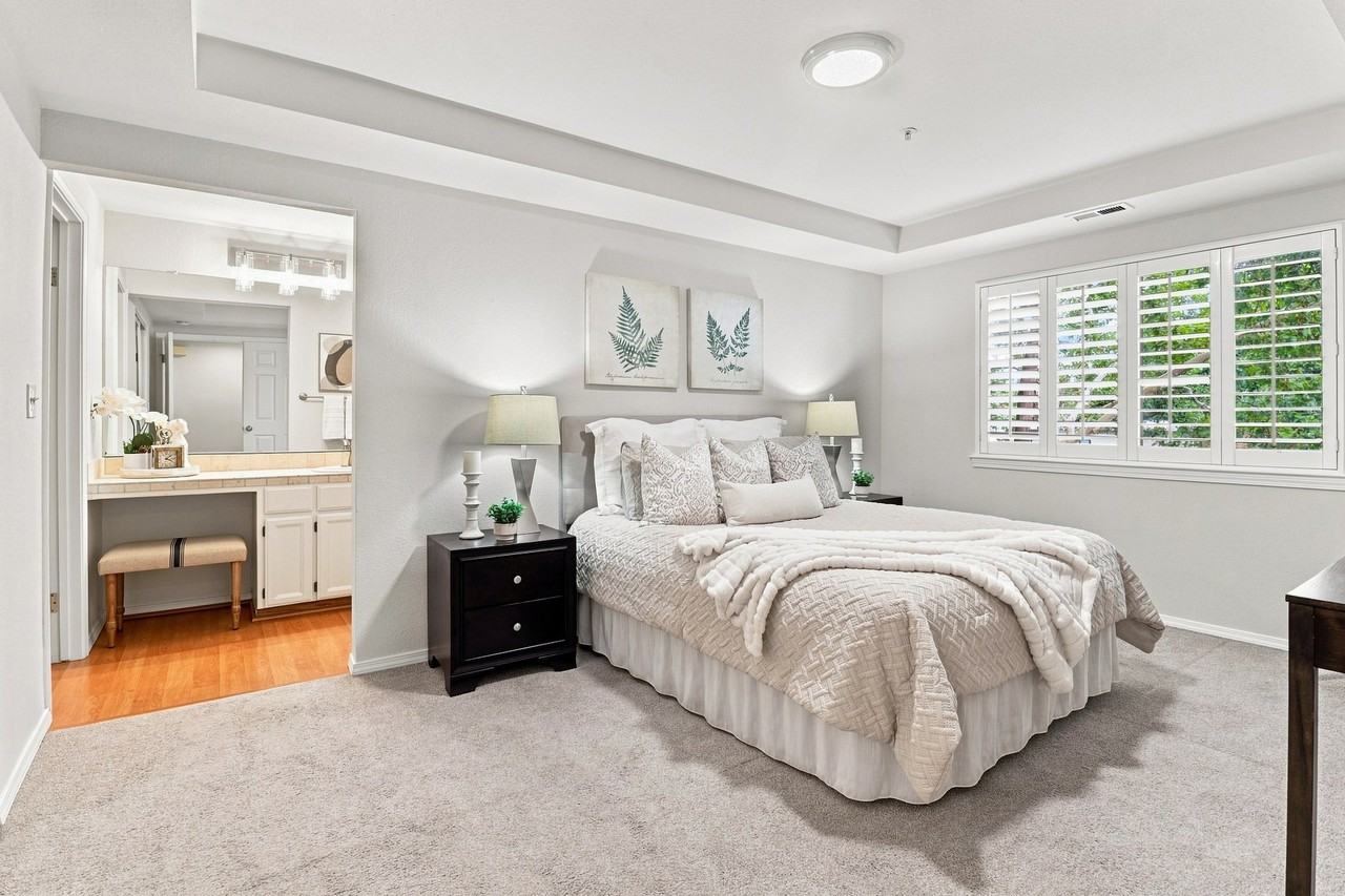 1122 Woodside Rd - Photo 3 of 20