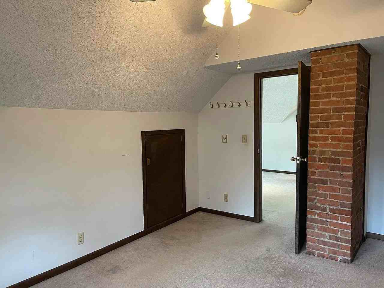 1175 S Batavia Ave #3 - Photo 2 of 10