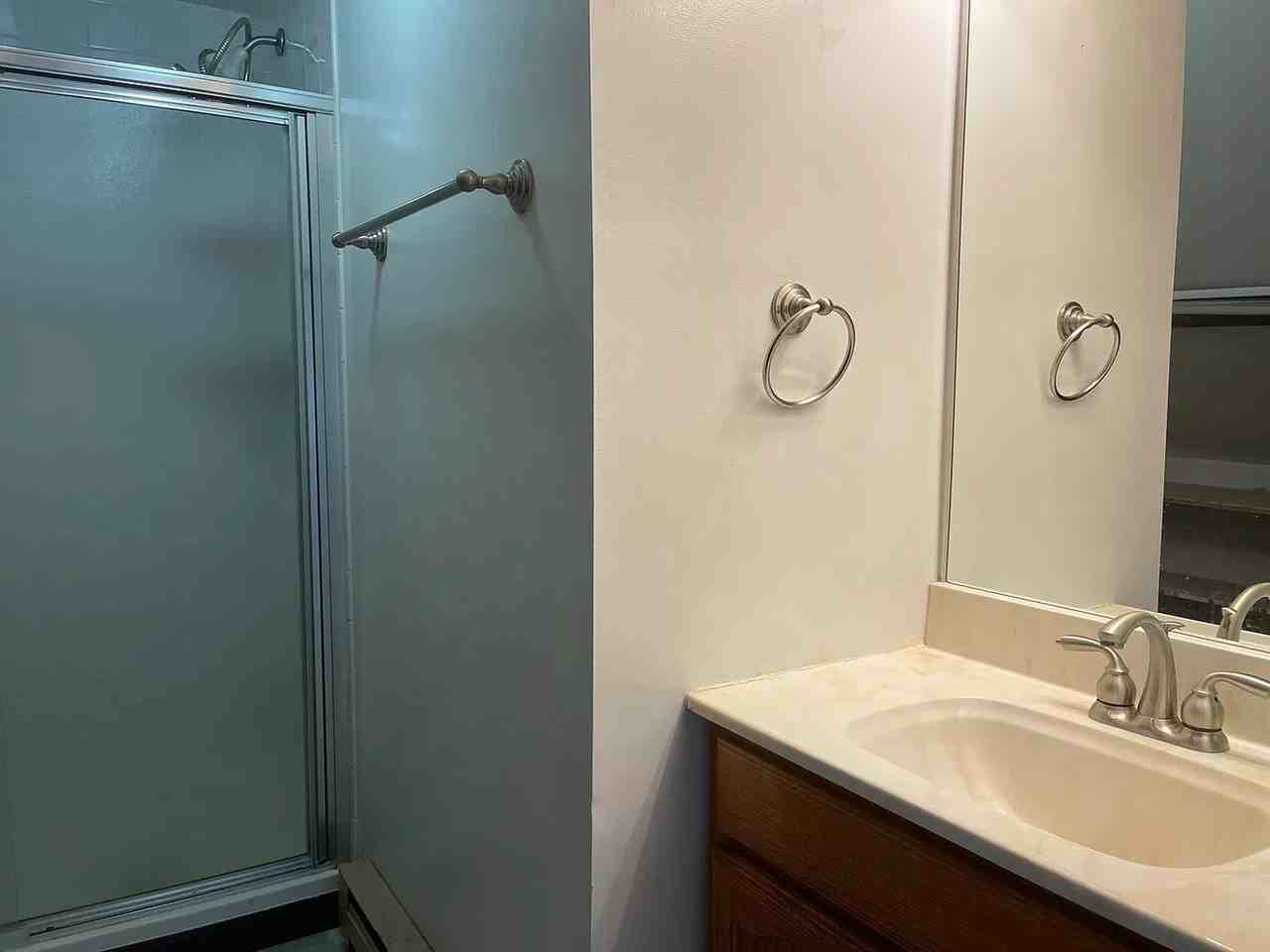 1175 S Batavia Ave #3 - Photo 4 of 10