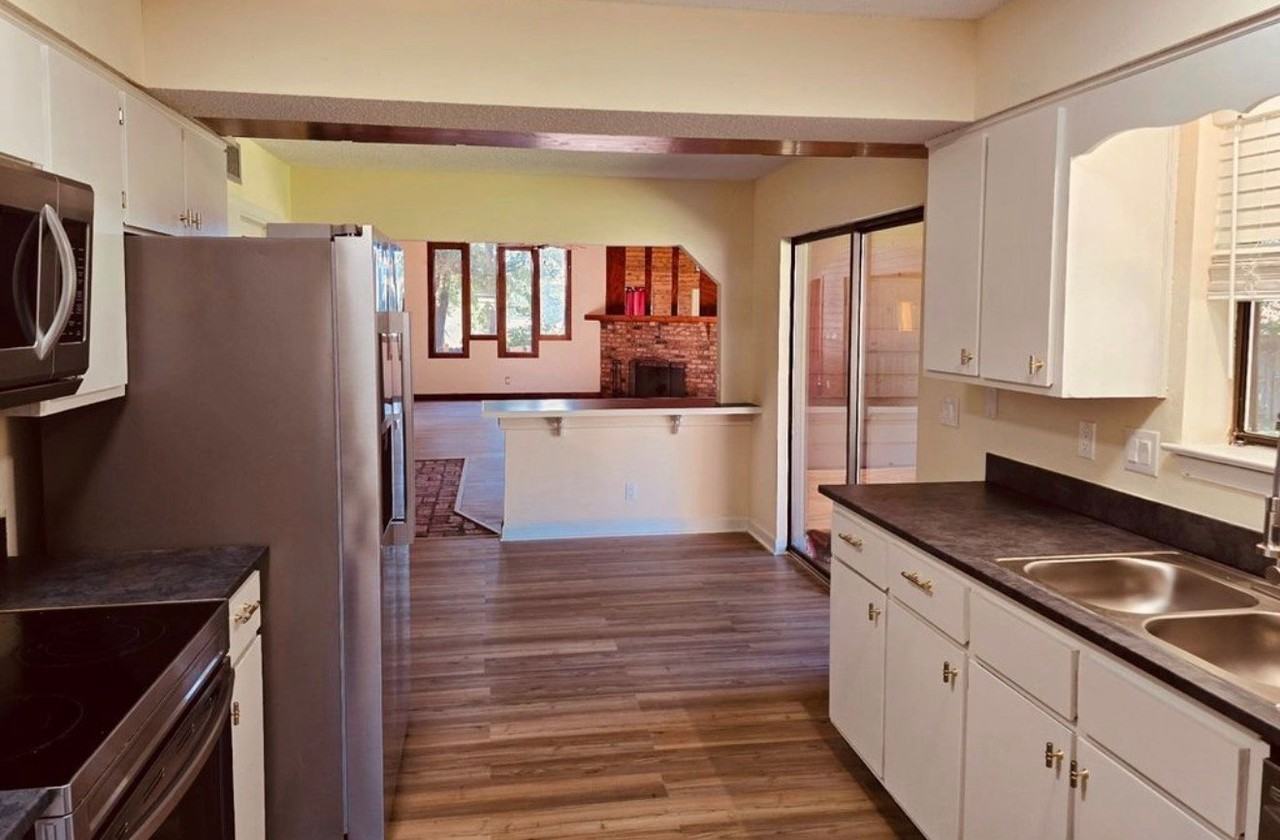 829 Fleming Ct - Photo 2 of 15
