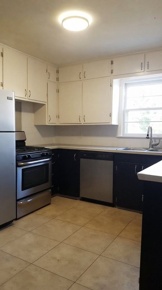3139 N Coolidge Ave - Photo 5 of 6