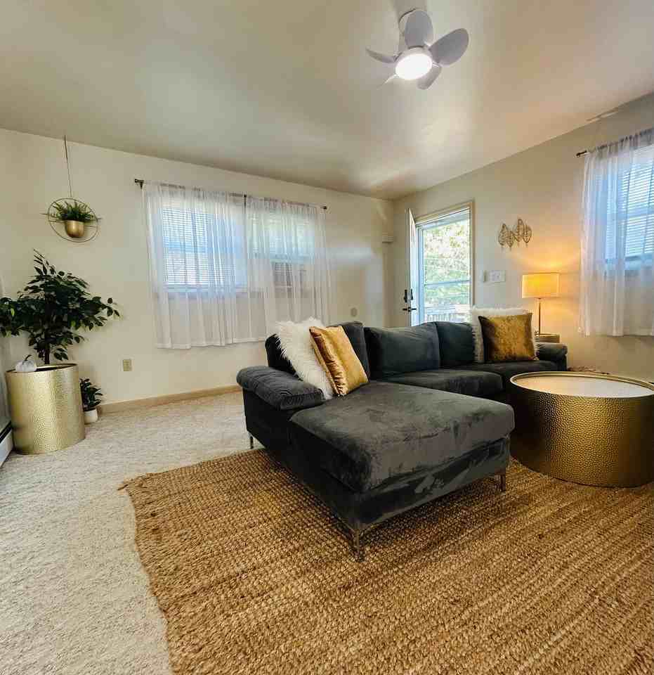 401 Pine St - Photo 2 of 15