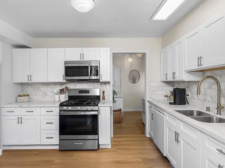5716 Redwood St - Photo 2 of 15