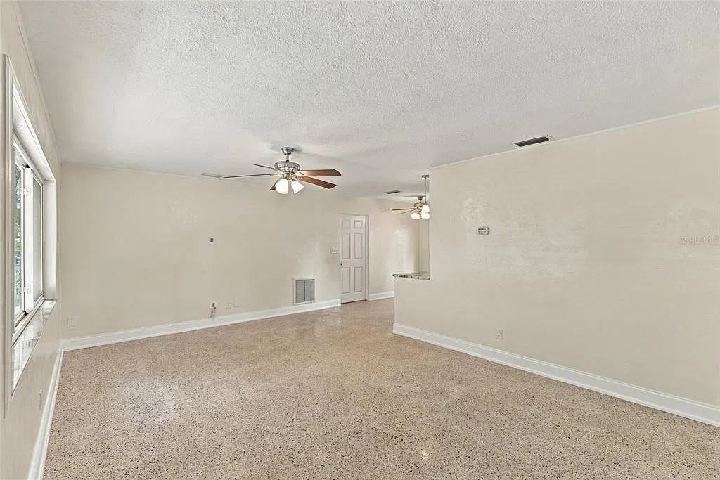 11657 82nd Ter - Photo 2 of 19