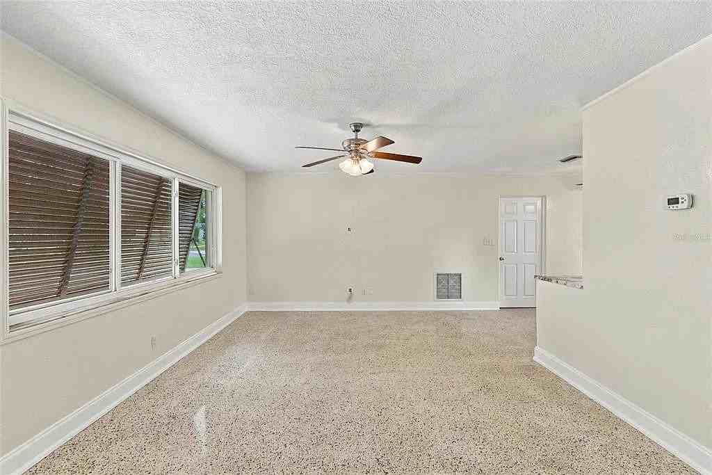 11657 82nd Ter - Photo 3 of 19