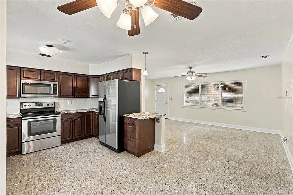 11657 82nd Ter - Photo 5 of 19