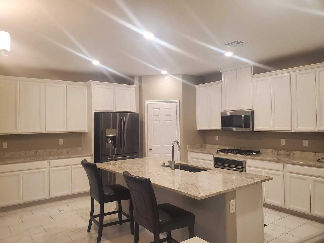10800 Mulholland Ave - Photo 4 of 20