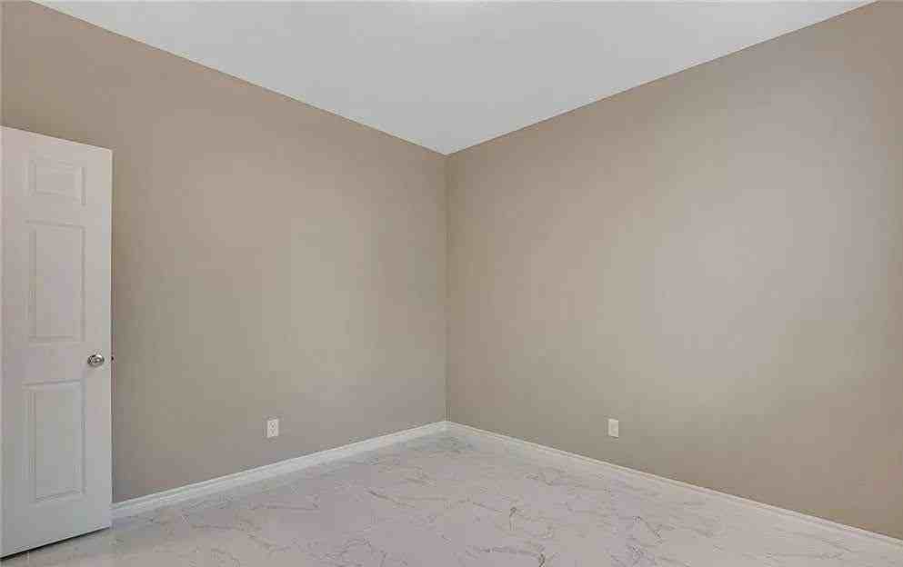 10800 Mulholland Ave - Photo 7 of 20