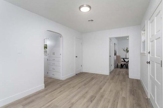 6101 S Pedersen Ave - Photo 4 of 9