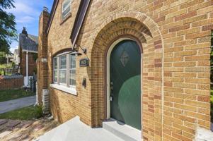 featured image of 8523 Philo Ave