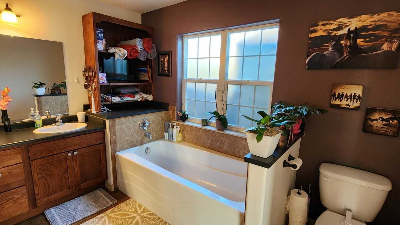 1006 Yellowstone Ave - Photo 4 of 6